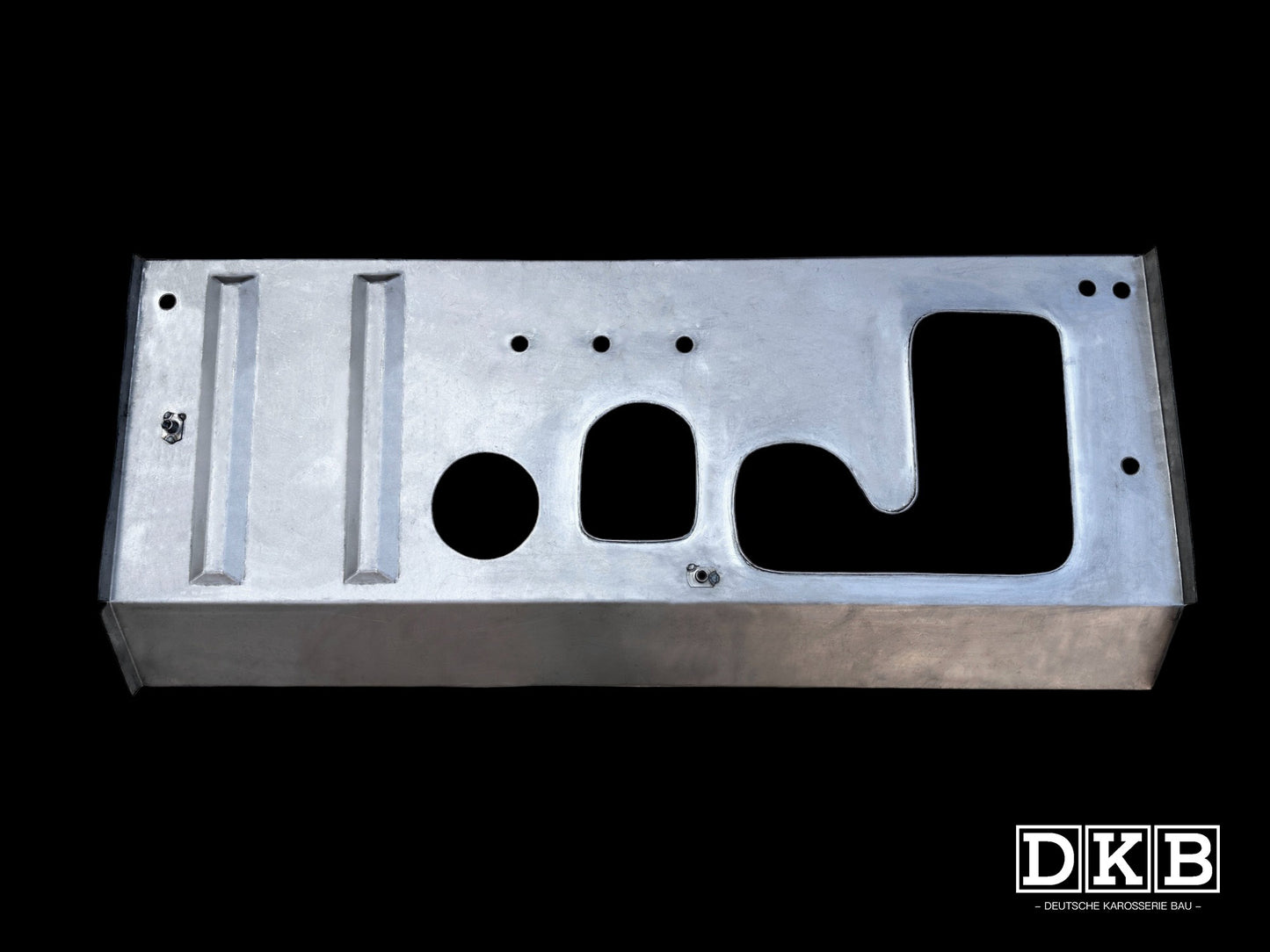 Front Chassis Cross Member, Barndoor Bus, LHD